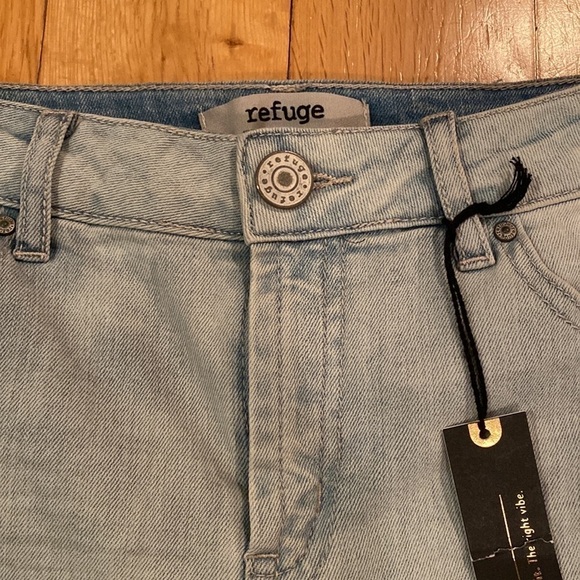 Refuge jean shorts - Picture 2 of 4